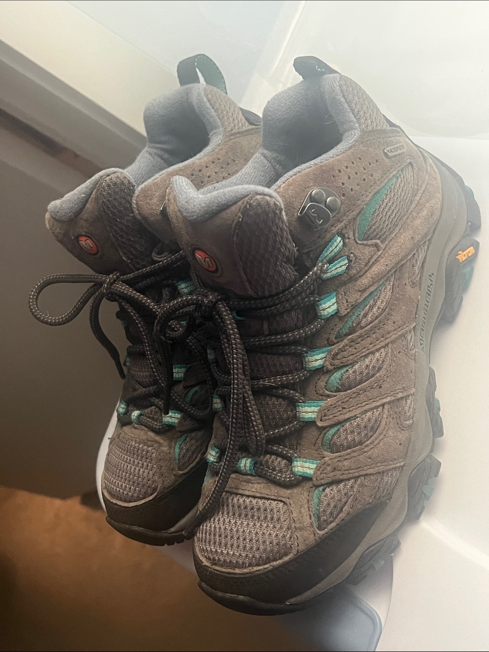 Women's Merrill Brown Hiking Sneakers with Teal Accents